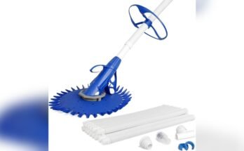 Can a Robotic Pool Vacuum Handle Leaves And Debris