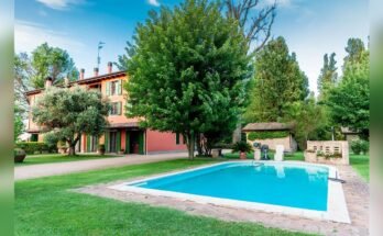 Can a Robotic Pool Vacuum Prevent Algae Buildup