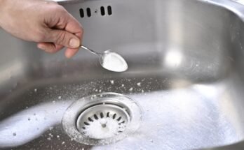 How To Clean A Clogged Sink Drain Naturally