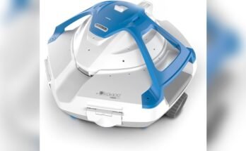 Robotic Pool Vacuum With Smart Sensors