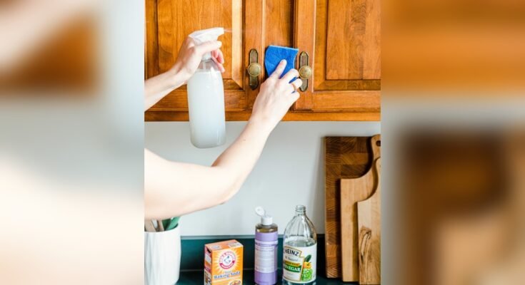 What Cleans Grease Off Kitchen Cabinets