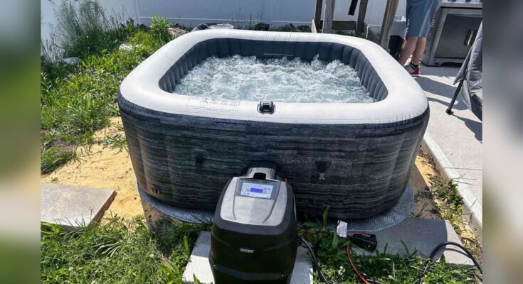 Can a Hot Tub Vacuum Clean under Hot Tub Seats?