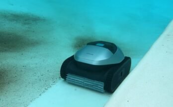 Can I Leave My Robotic Pool Vacuum in the Pool Overnight?