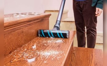 How Do I Choose a Vacuum Cleaner for Stairs?