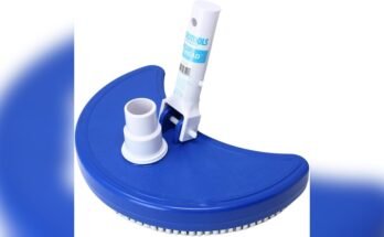 How Do I Unclog a Pool Vacuum Head?