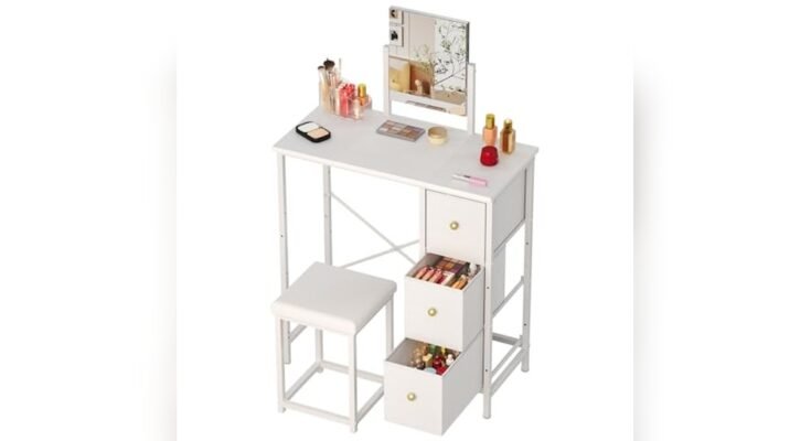 Best Makeup Vanity Desk for Small Bedroom