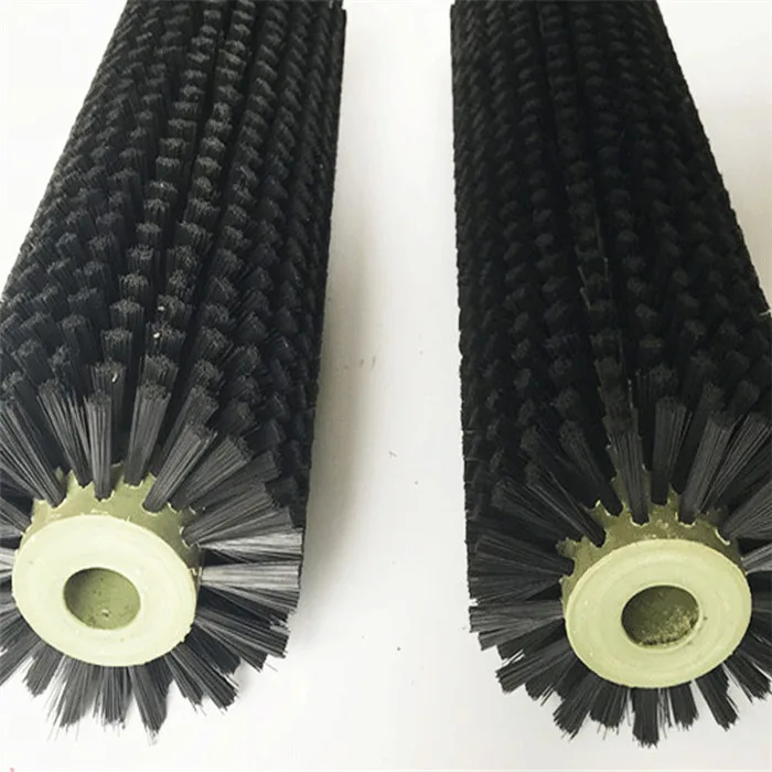 anti-tangle brush roll