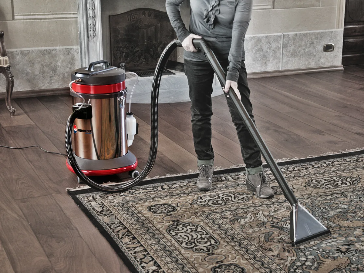 Can shop vacuums damage carpets?