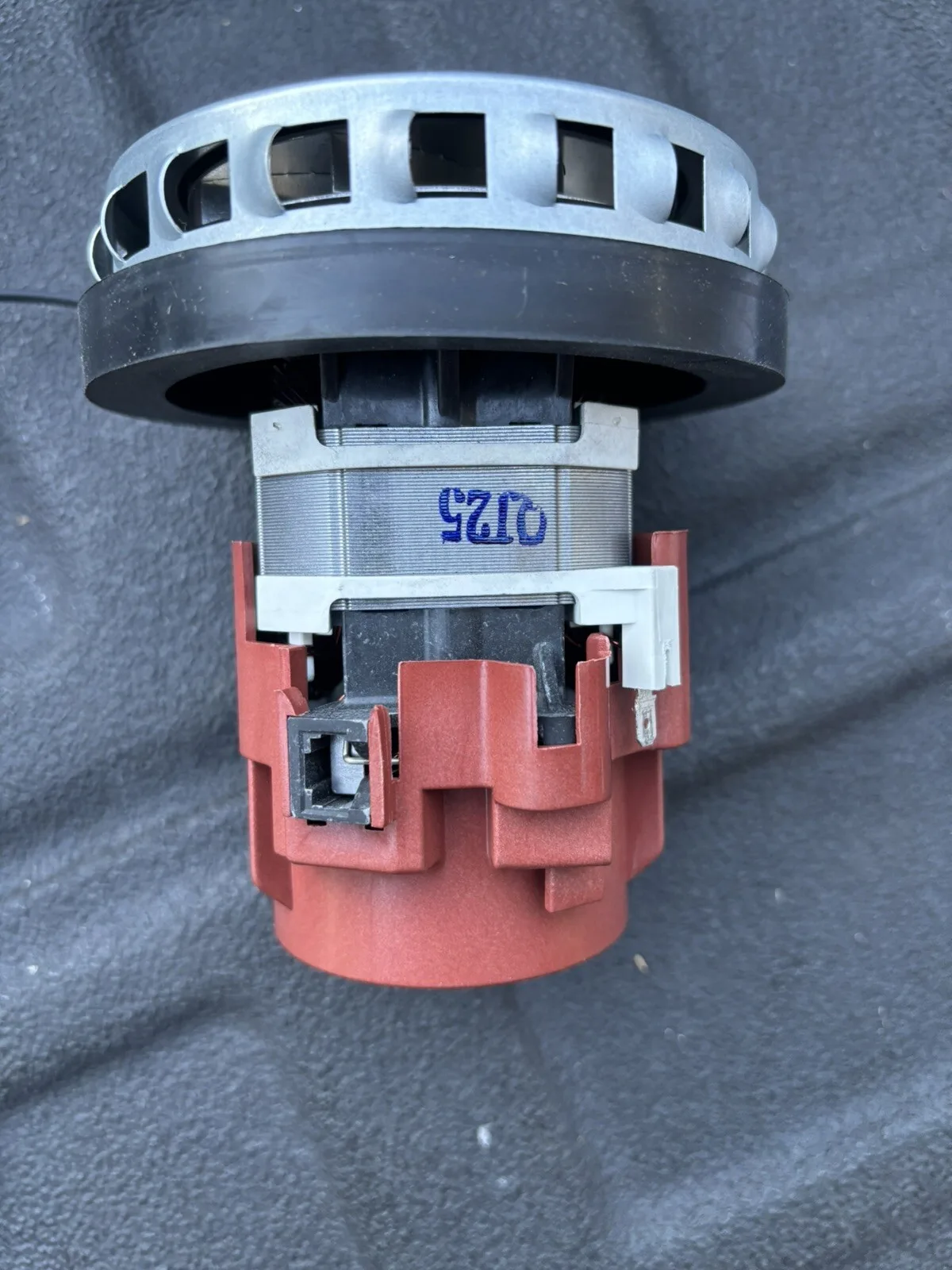 How do you fix a shop vacuum that won't turn on?