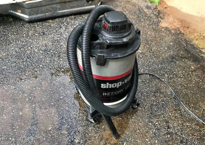 Why is my wet/dry vacuum not picking up water?