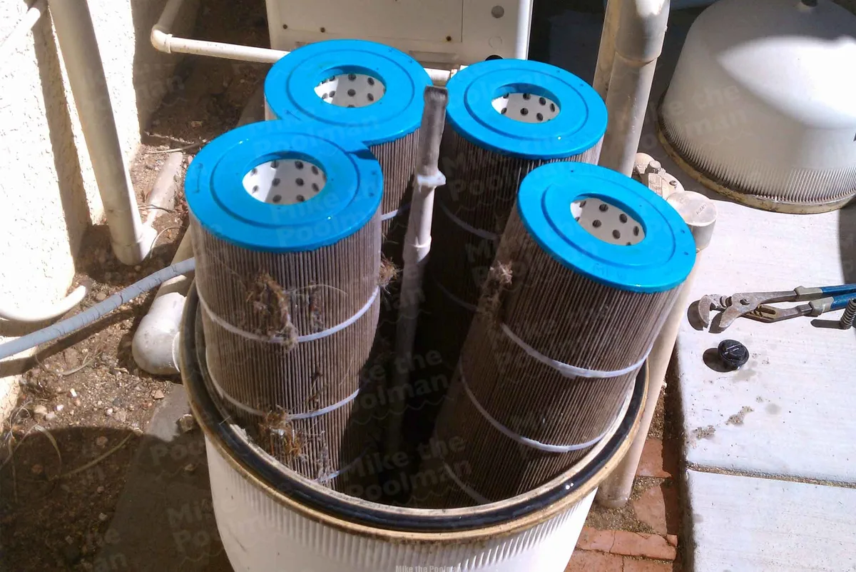 Cleaning the Filter Cartridge