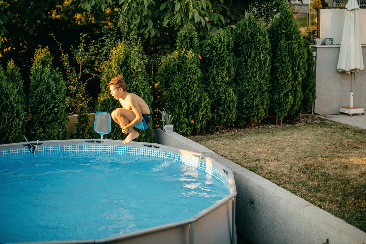 Do above ground pools need chlorine?