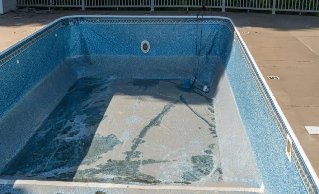 Uneven ground pressure on pool liner